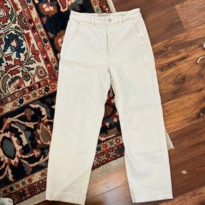 Everlane straight leg crop in sandstone, size 4